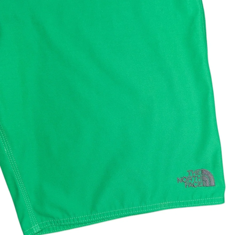 The North Face Green and Black‎ Board Shorts Quick-Dry Surf Beach Swim Size 34